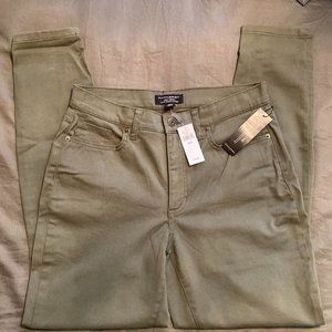 Banana Republic Curvey Skinny Jeans - Green - NWT